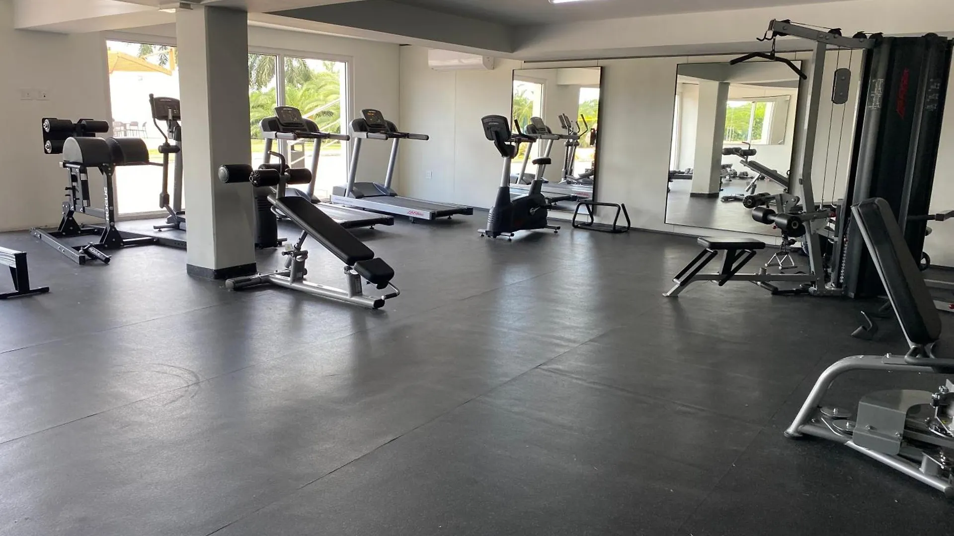 Ocean&Airport View Condo With Pool&Gym In Maho, Walk To Maho Beach And Mullet Bay