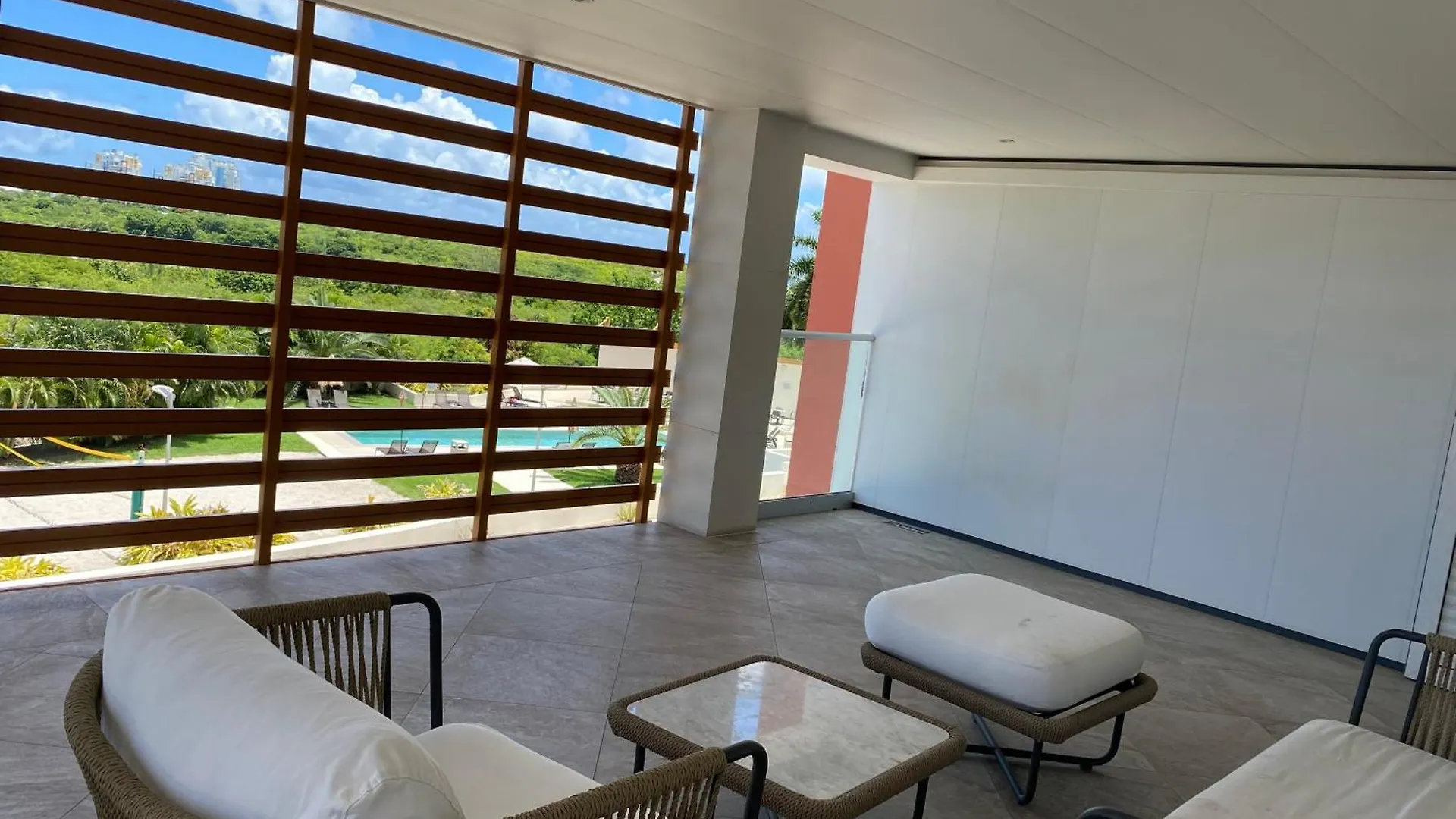 Ocean&Airport View Condo With Pool&Gym In Maho, Walk To Maho Beach And Mullet Bay 0*,  Sint Maarten